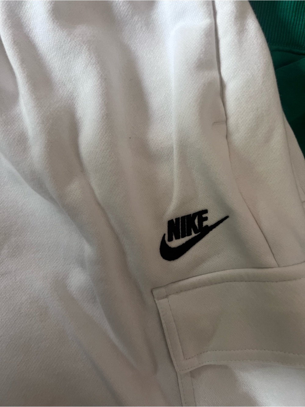 Lot of 4- includes 2 pair Nike and 2 pair Aeropostale. All size adult/women XL - Picture 3 of 7